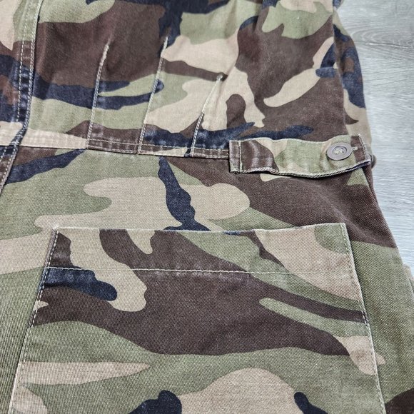 Miou Muse Green Camo Button Up Sleeveless Romper - Picture 13 of 14